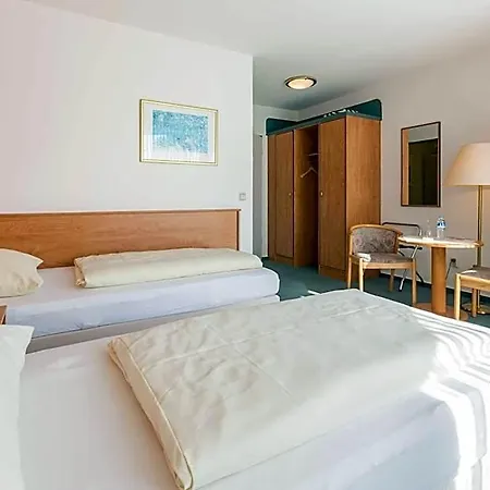 Berlin 3*